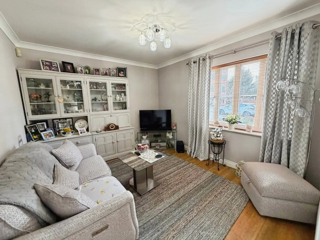 Caspian Gardens, Westbury, photo 5