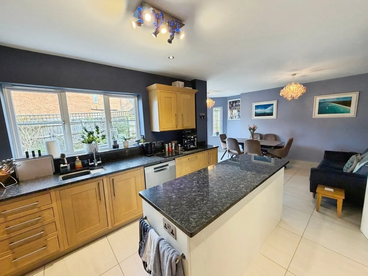 Caspian Gardens, Westbury, photo 7