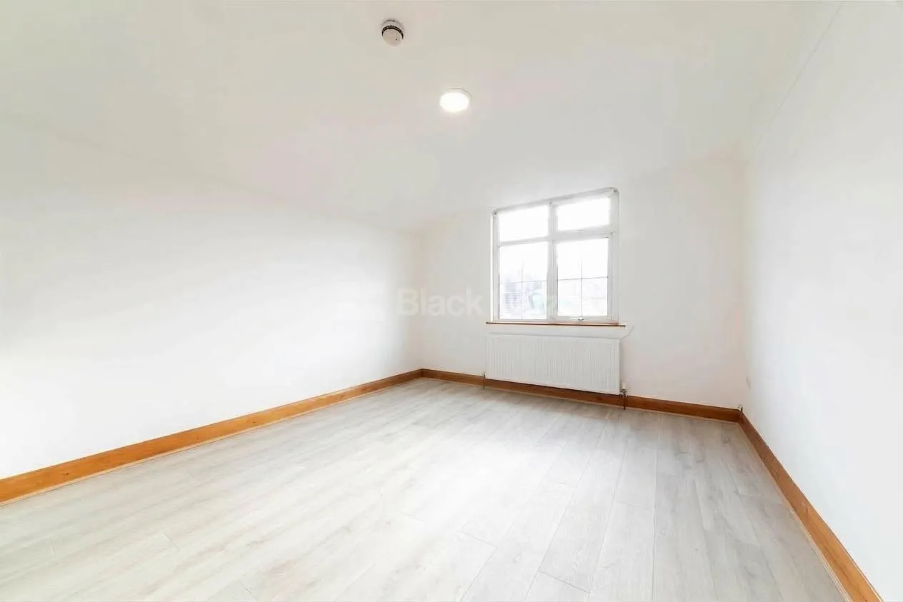 Willesden Lane, London, NW2, photo 15