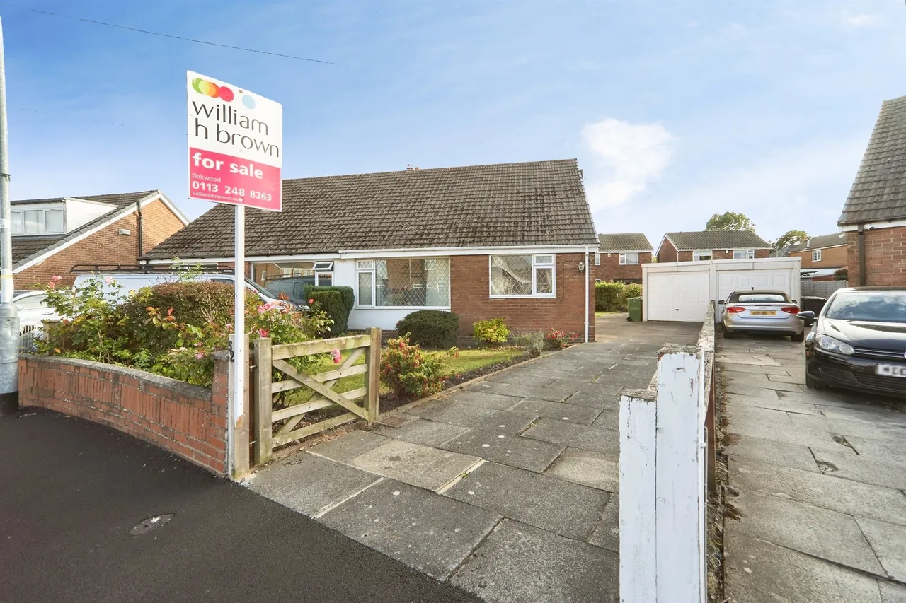 2 bed house for sale — Red Hall Way, LEEDS