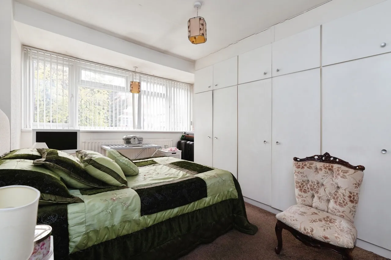 Southend Road, Woodford Green, IG8, photo 8