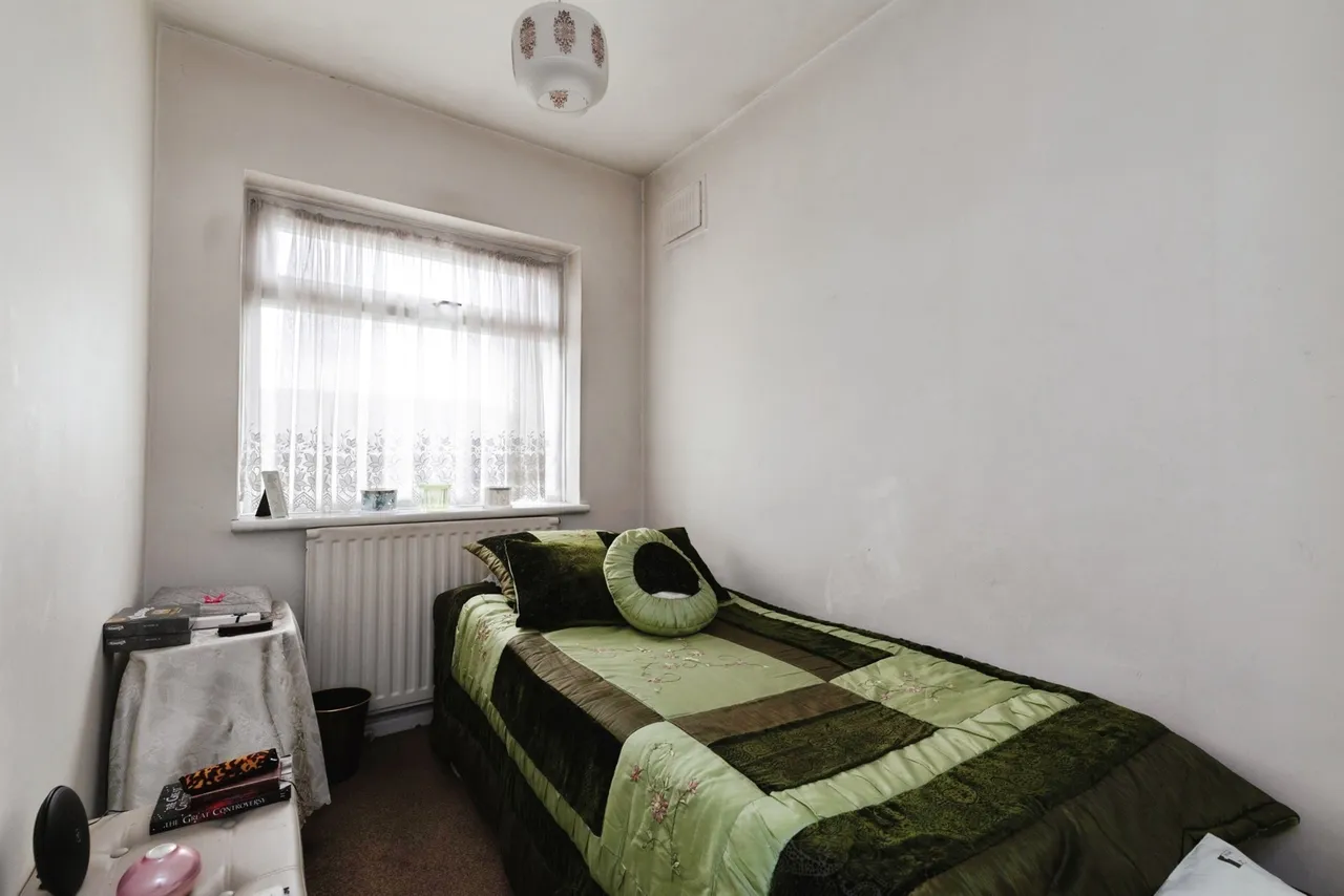 Southend Road, Woodford Green, IG8, photo 9