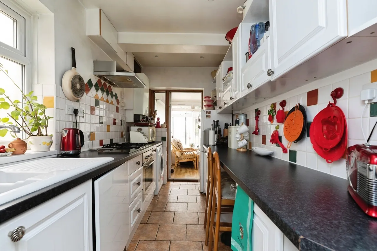 Southend Road, Woodford Green, IG8, photo 6