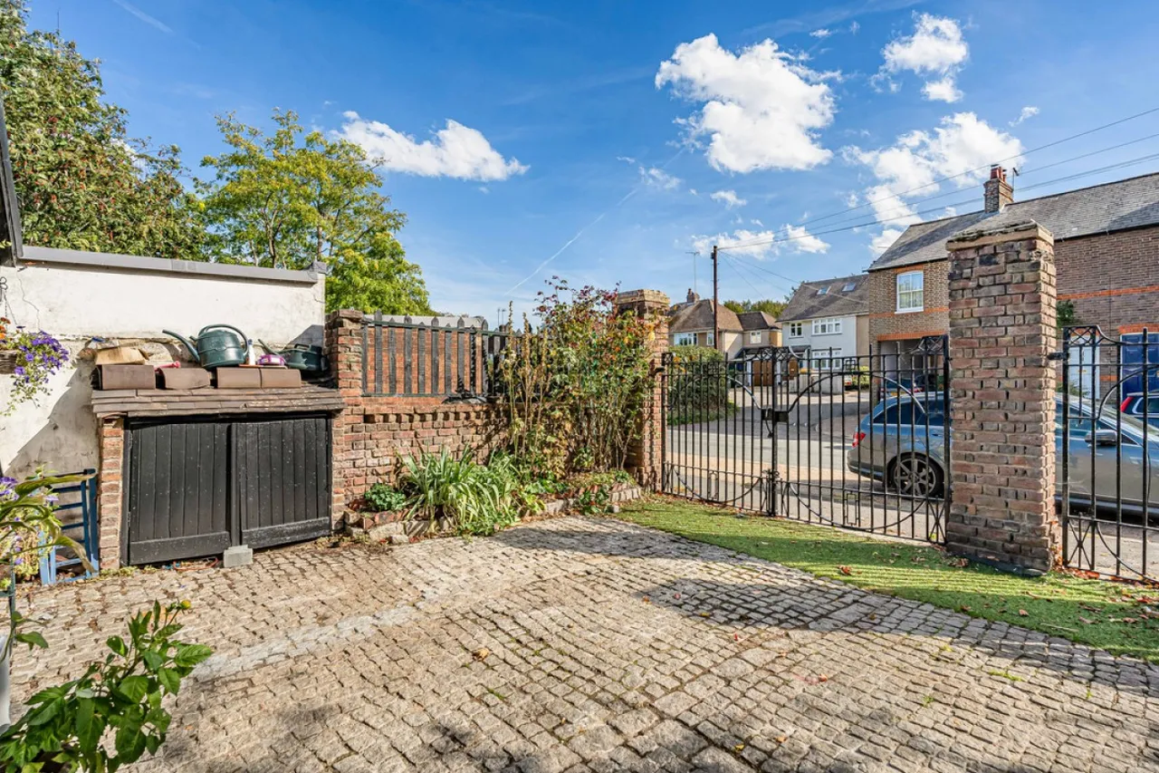 Hemel Hempstead Road, Redbourn, photo 22