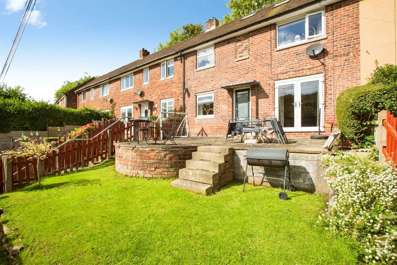 3 bed house for sale — Grove Crescent, Luddendenfoot, Halifax