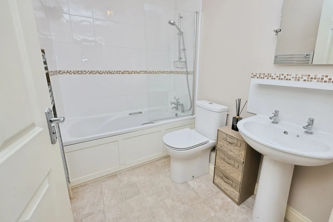 Summer Close, Framingham Earl, Norwich, Norfolk, NR14, photo 10