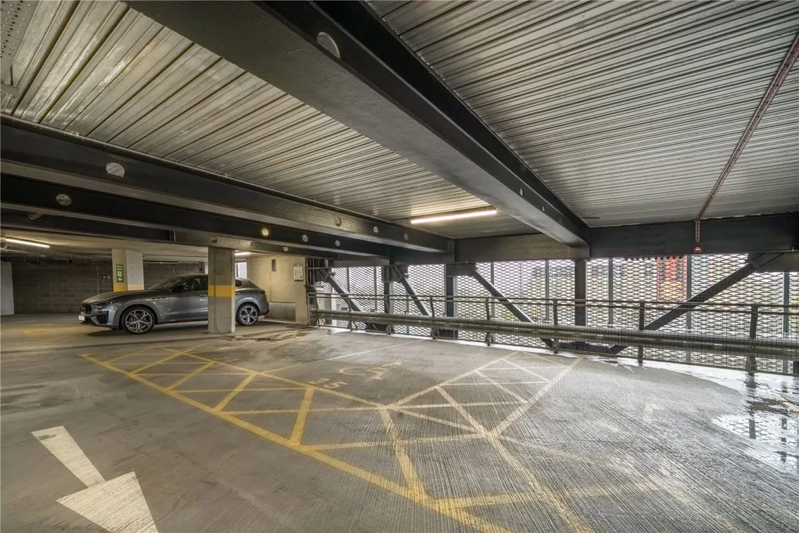 High Street, Bow, photo 10