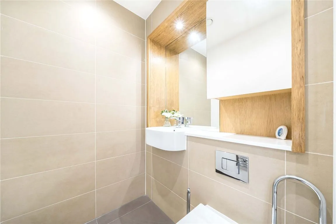 High Street, Bow, photo 8