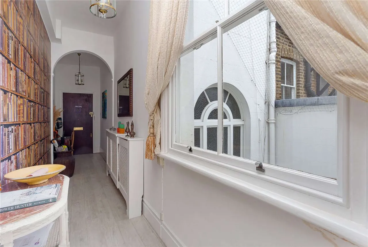 Coleherne Mansions, 228-230 Old Brompton Road, London, SW5 0DB, photo 11