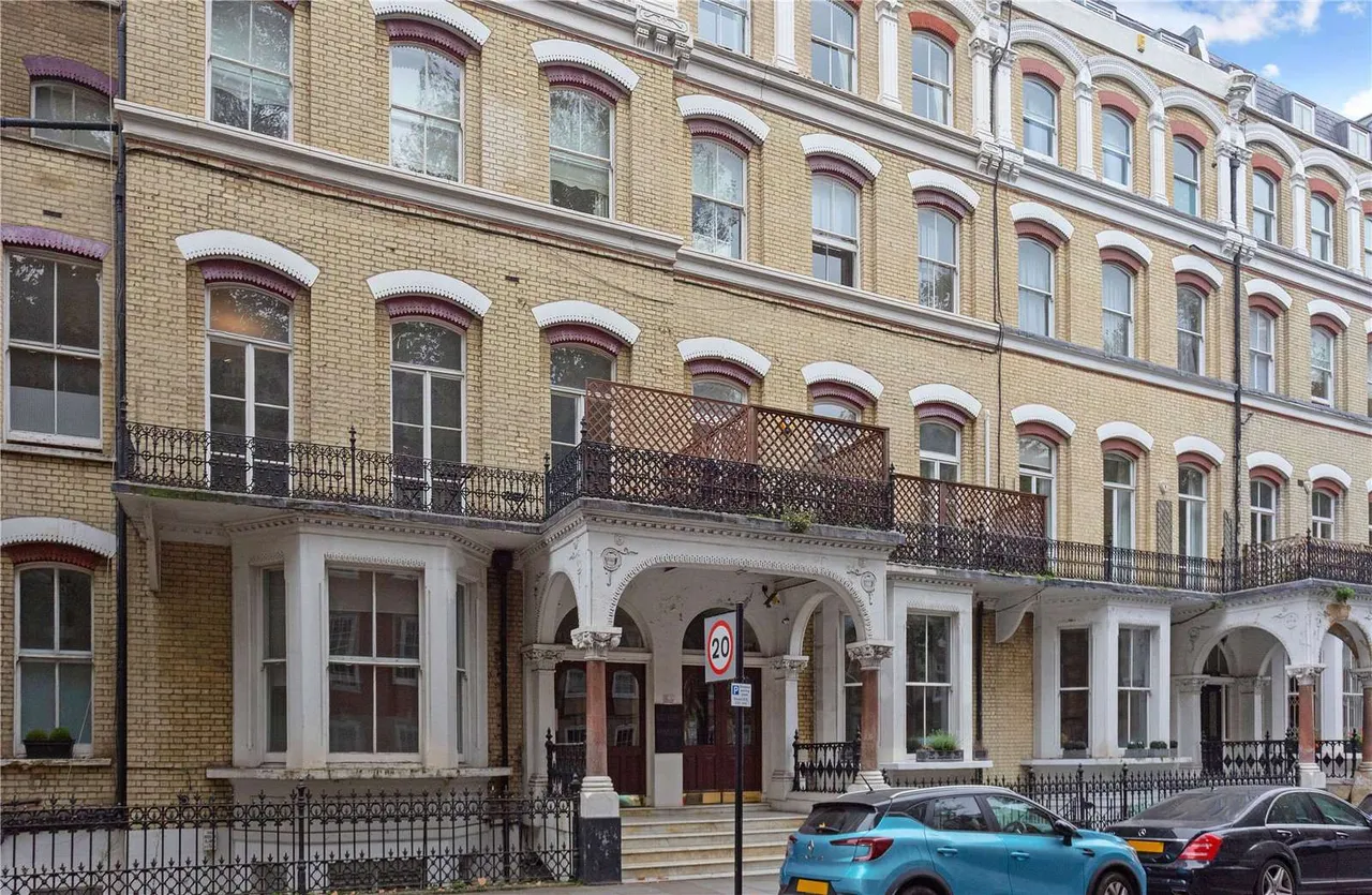 Coleherne Mansions, 228-230 Old Brompton Road, London, SW5 0DB, photo 3