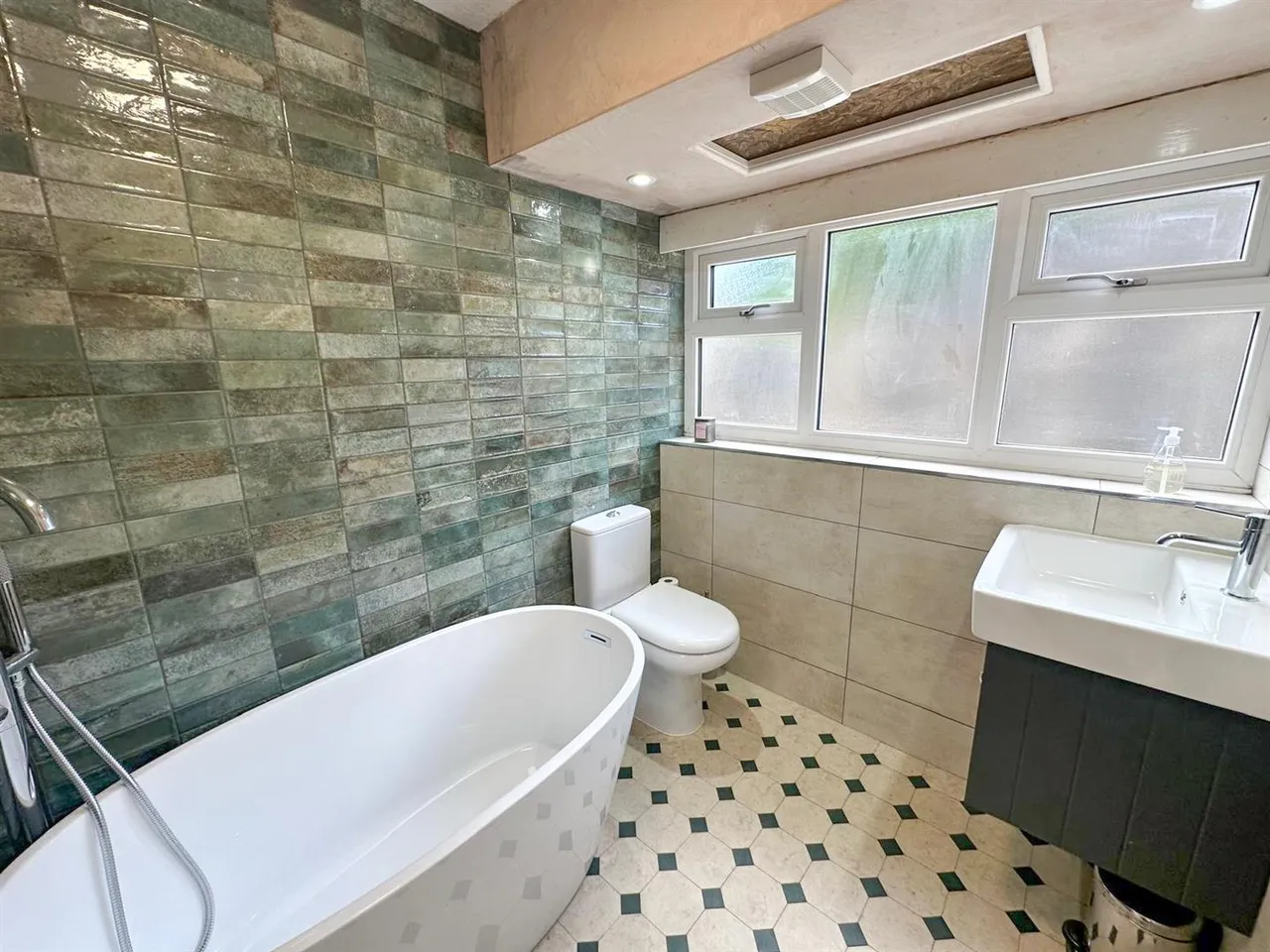 Green Head Road, Keighley, BD20 6ED, photo 12