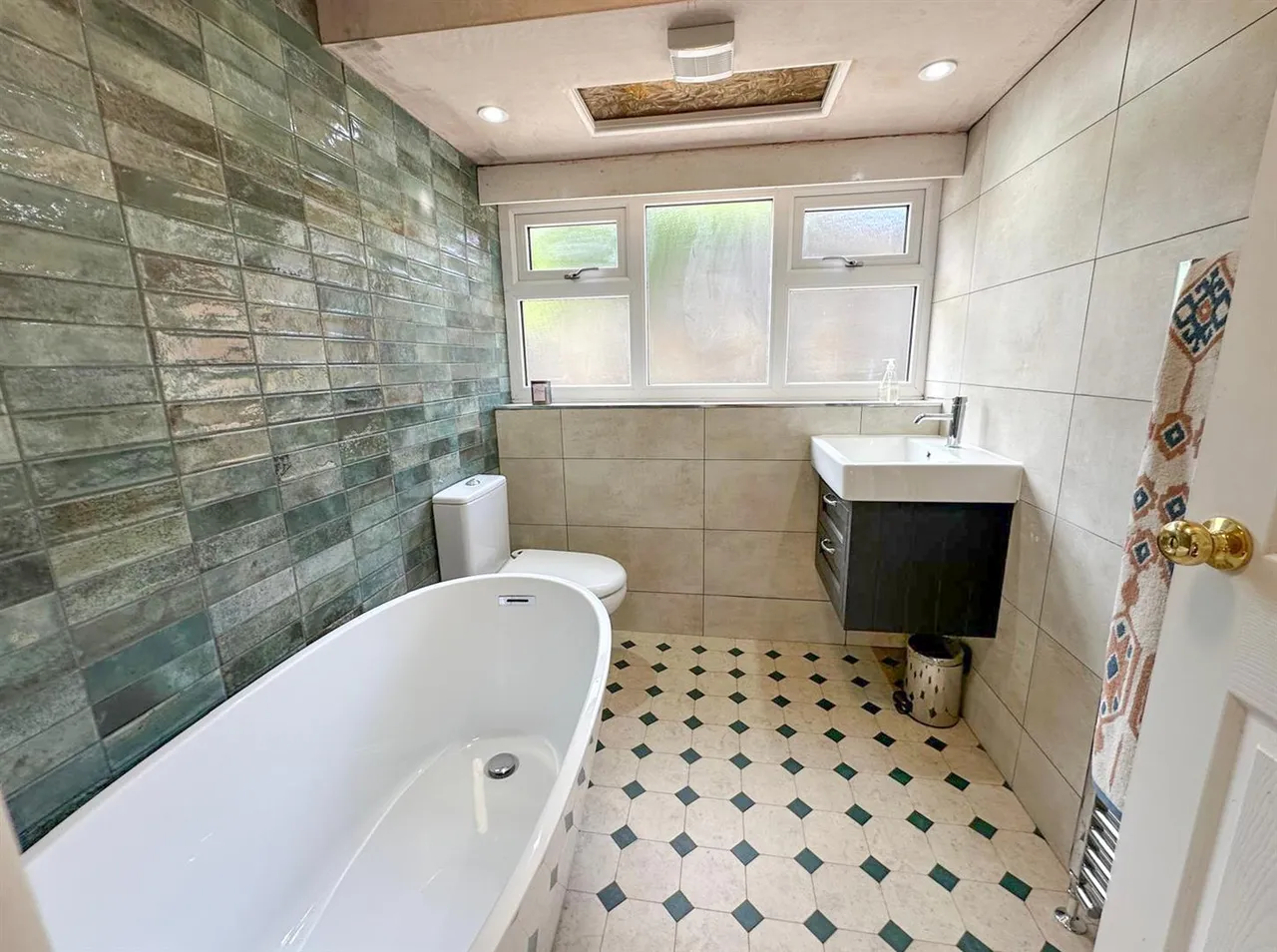Green Head Road, Keighley, BD20 6ED, photo 13