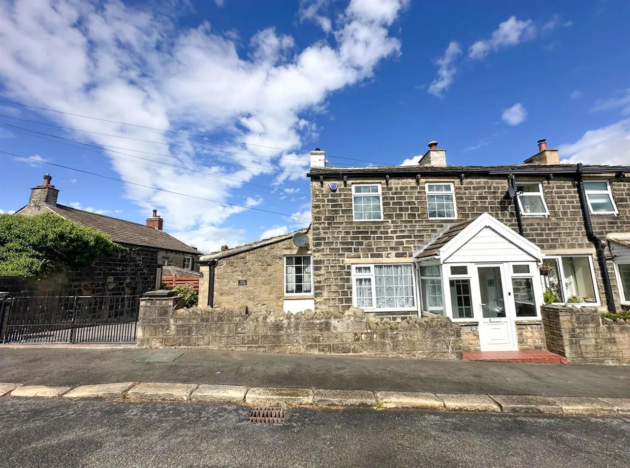 Green Head Road, Keighley, BD20 6ED, photo 25