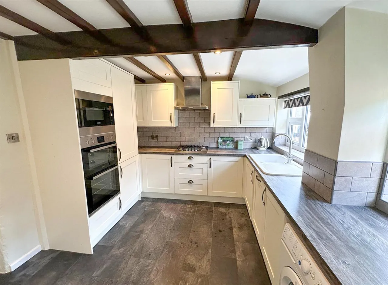 Green Head Road, Keighley, BD20 6ED, photo 9