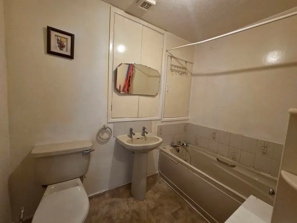 Sunningdale Way, Bletchley, Milton Keynes, Buckinghamshire, MK3 7SB, photo 4