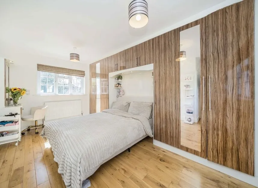 Courtlands Avenue, Hampton, TW12, photo 5