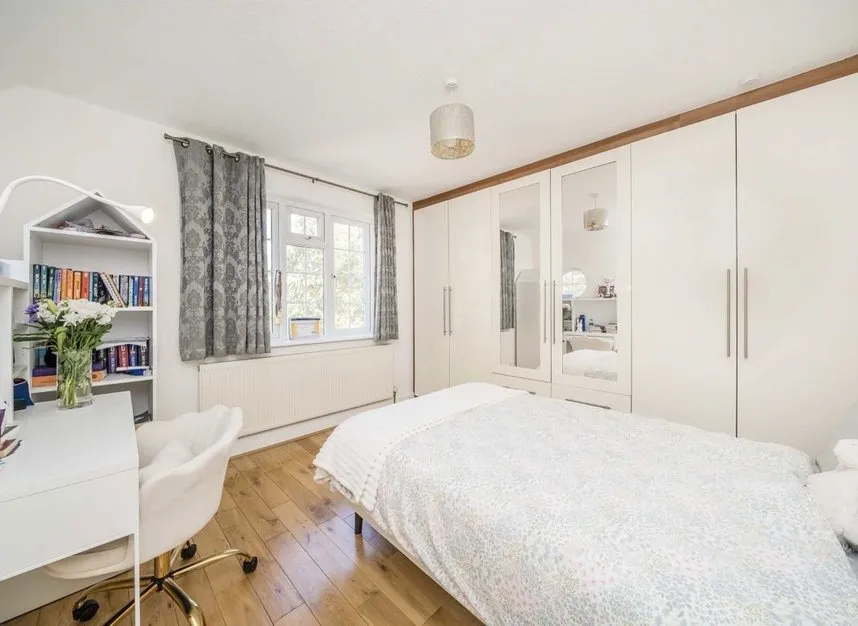 Courtlands Avenue, Hampton, TW12, photo 6