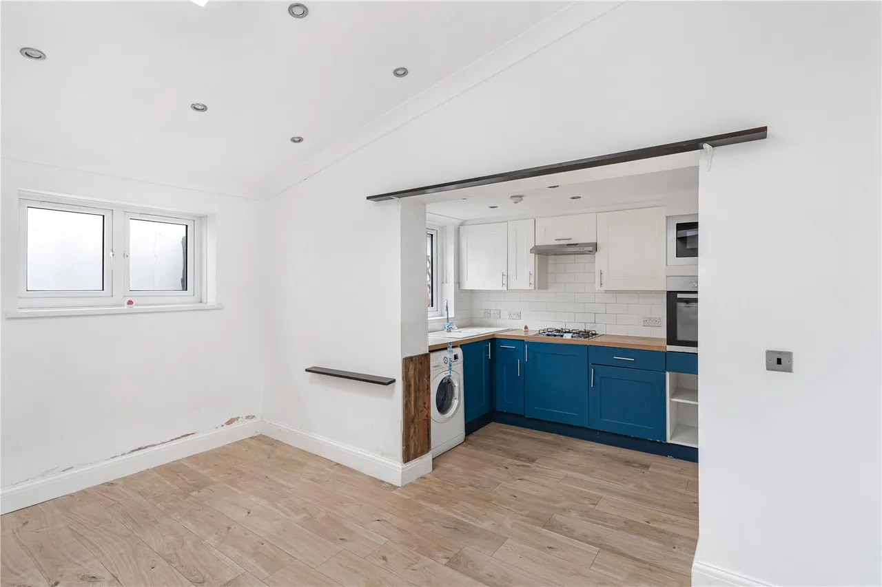 1 bed flat for sale, Parchmore Road, Thornton Heath, CR7