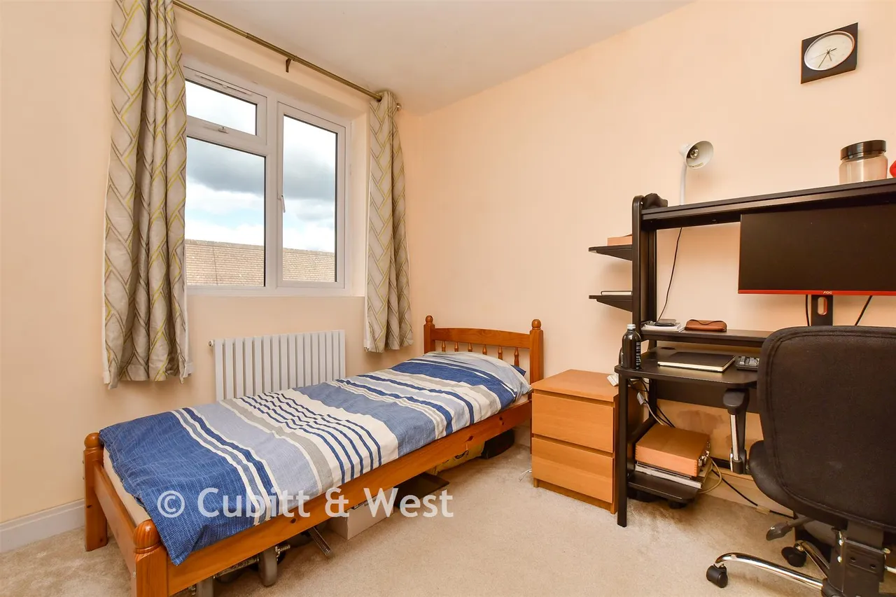 Observatory Walk, Redhill, RH1, photo 13