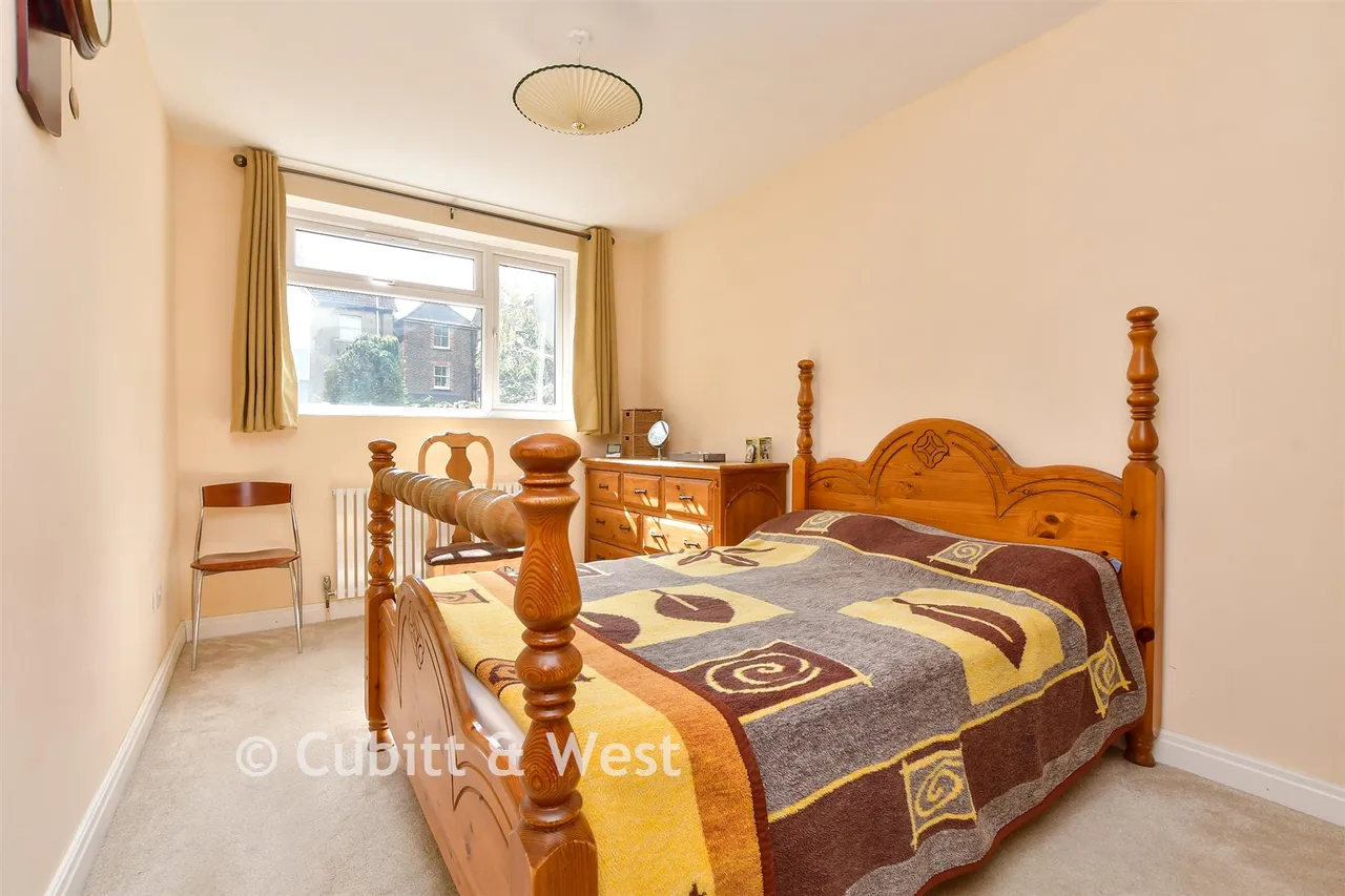 Observatory Walk, Redhill, RH1, photo 11