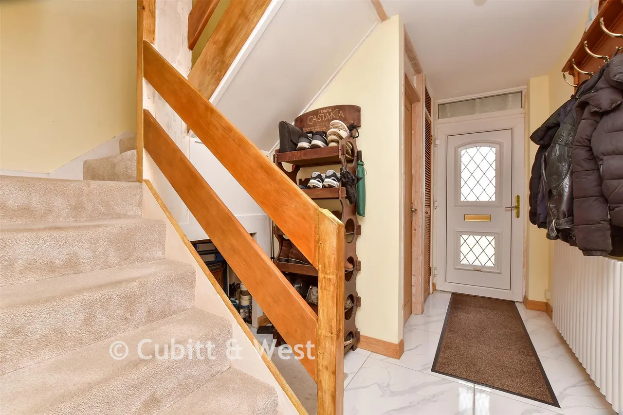 Observatory Walk, Redhill, RH1, photo 3