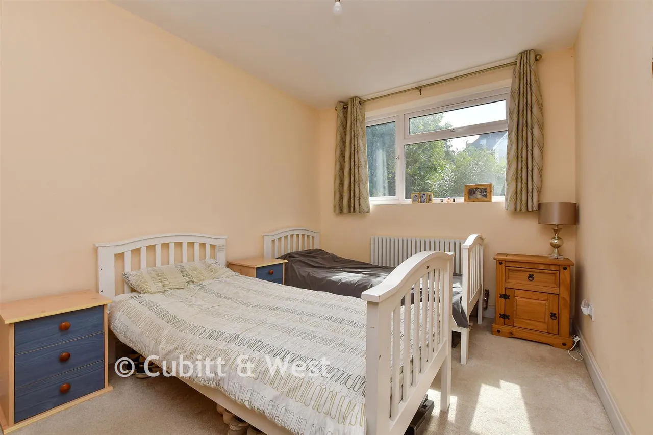 Observatory Walk, Redhill, RH1, photo 12