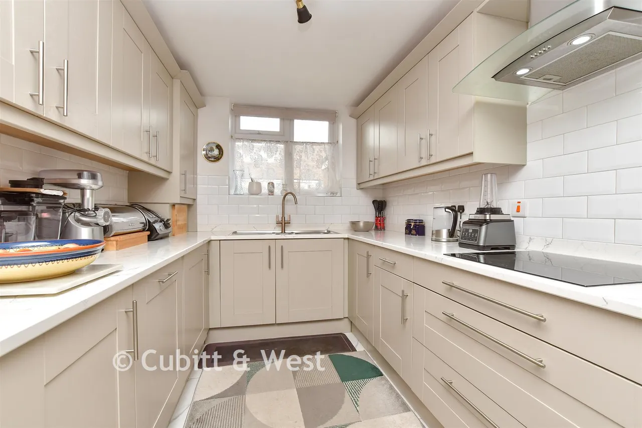 Observatory Walk, Redhill, RH1, photo 9