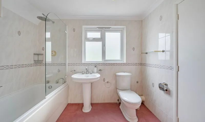Roebuck Close, Ashtead, KT21, photo 12