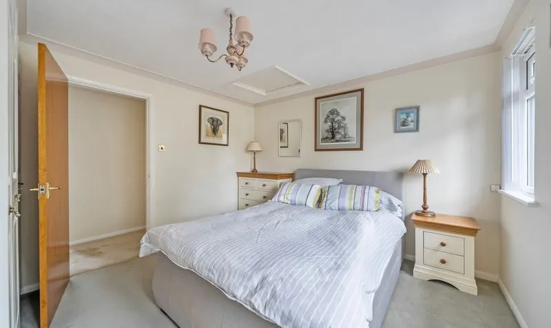 Roebuck Close, Ashtead, KT21, photo 9