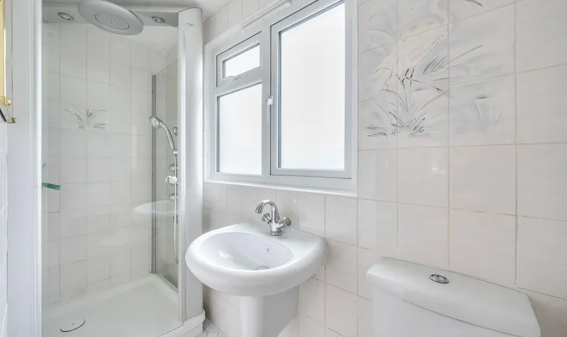 Roebuck Close, Ashtead, KT21, photo 10