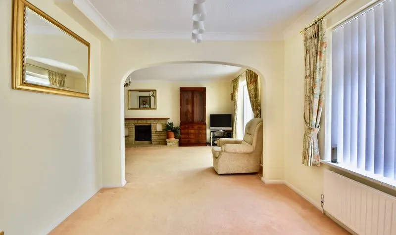 Roebuck Close, Ashtead, KT21, photo 7