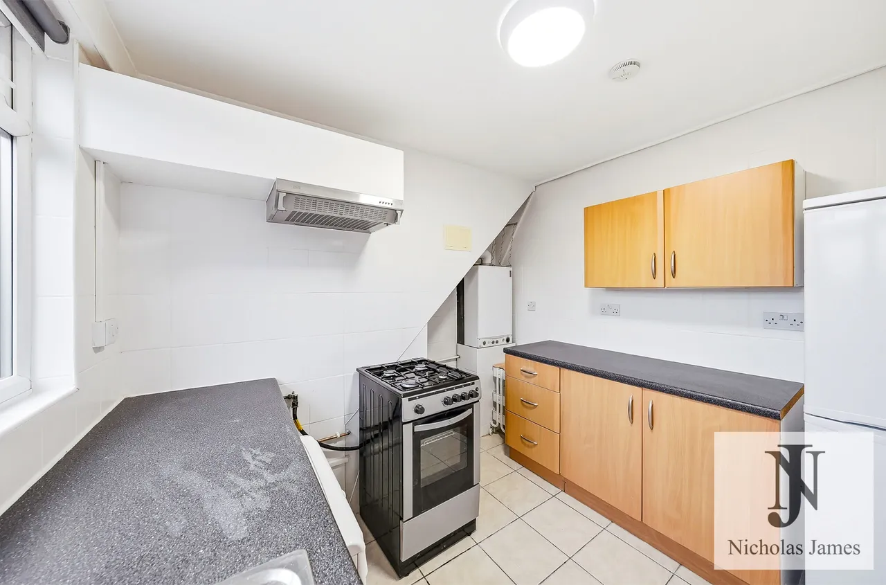 Seven Sisters Road, London, N4, photo 21