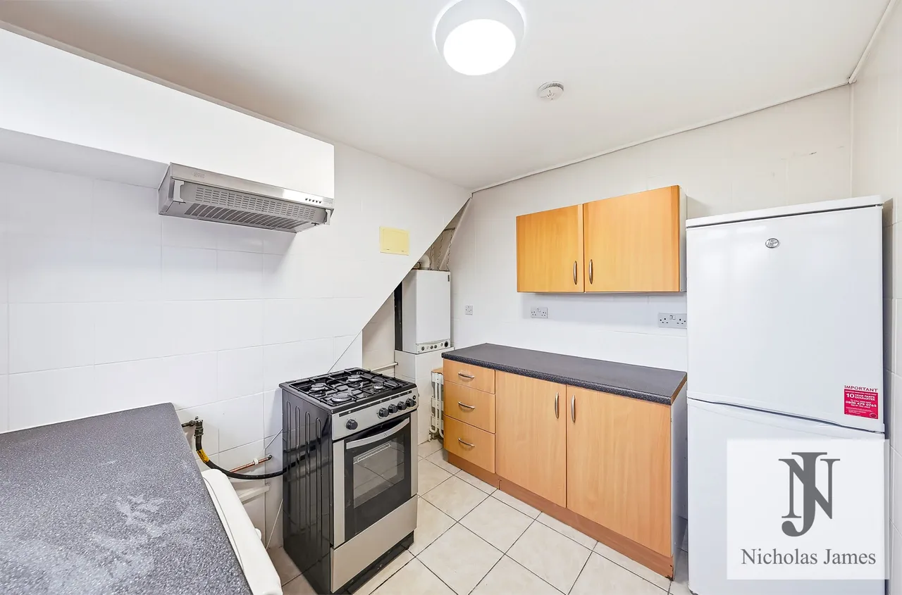 Seven Sisters Road, London, N4, photo 20