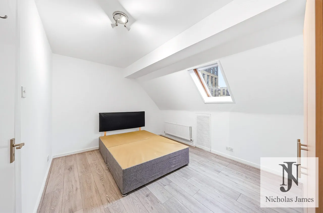 Seven Sisters Road, London, N4, photo 5