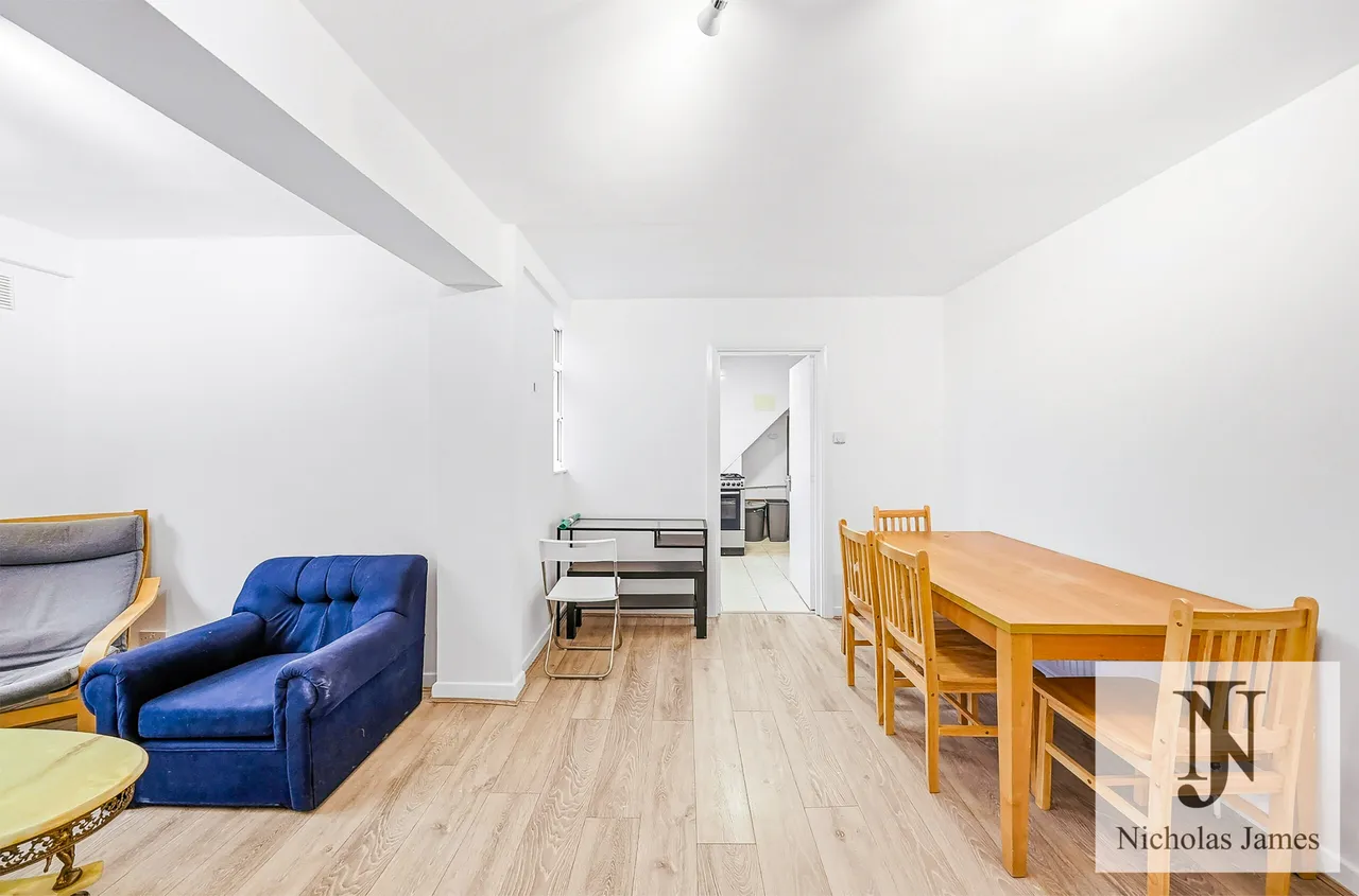 Seven Sisters Road, London, N4, photo 15