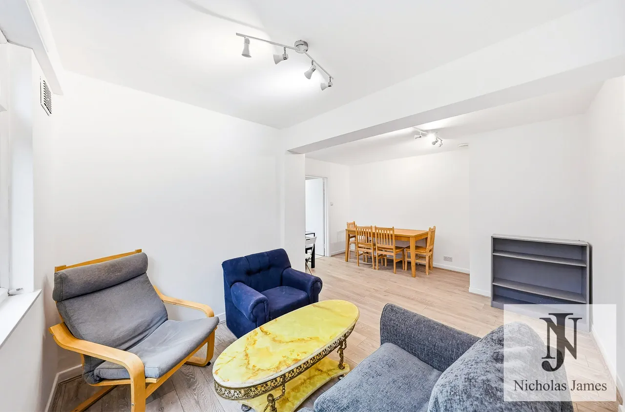 Seven Sisters Road, London, N4, photo 16