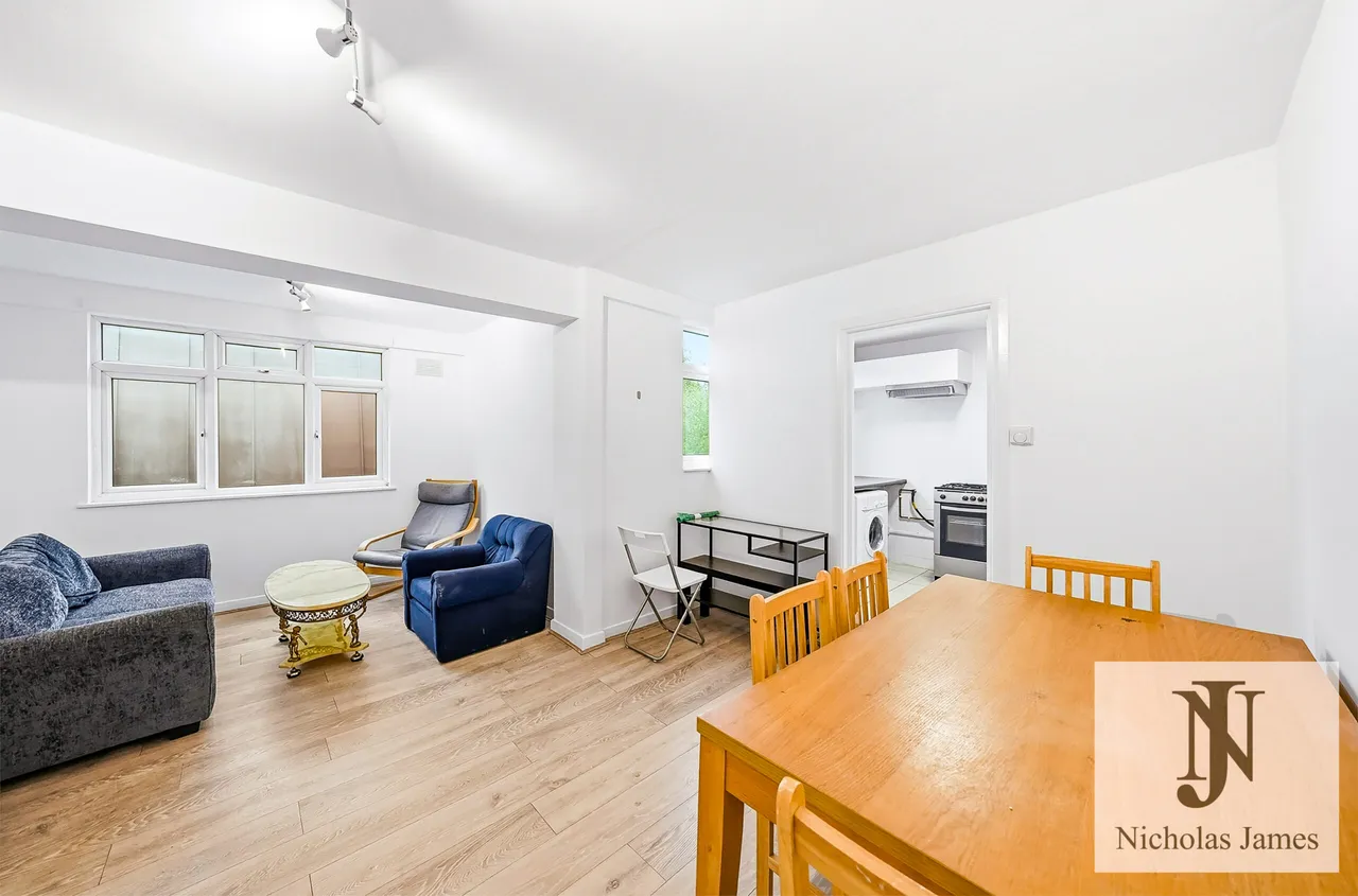 Seven Sisters Road, London, N4, photo 13