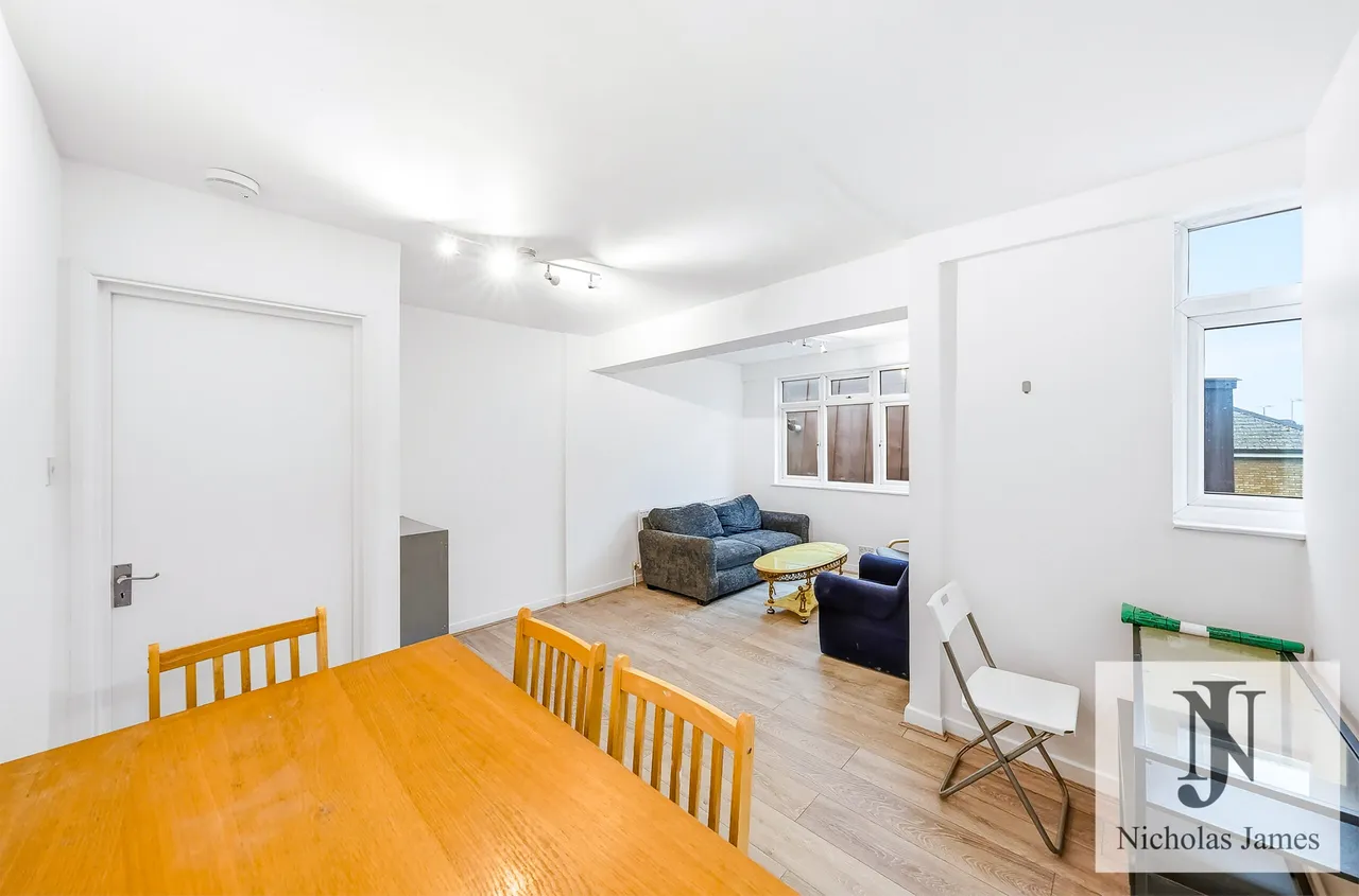 Seven Sisters Road, London, N4, photo 17