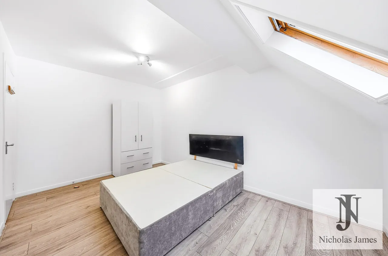 Seven Sisters Road, London, N4, photo 10