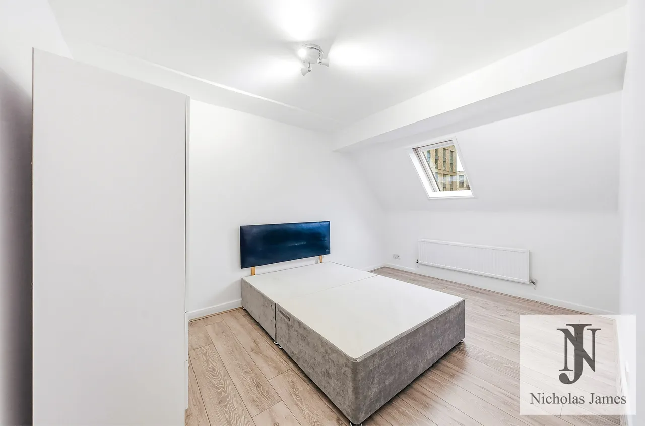 Seven Sisters Road, London, N4, photo 8