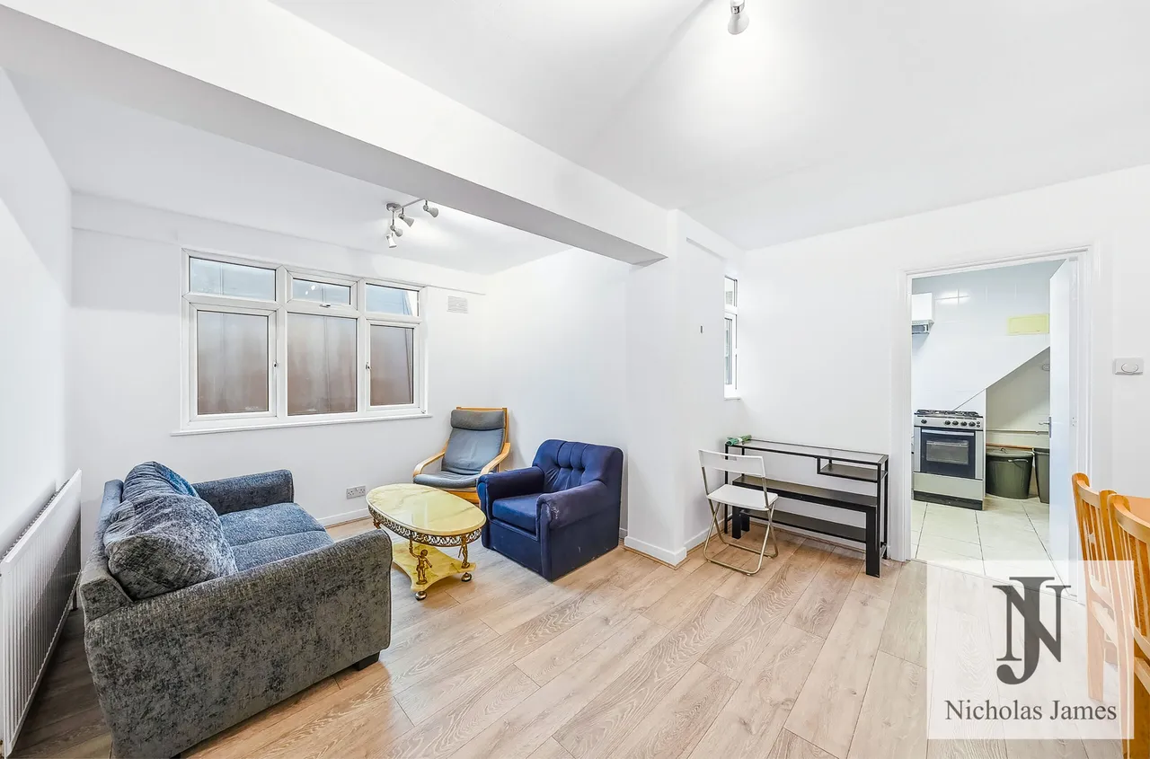 Seven Sisters Road, London, N4, photo 14