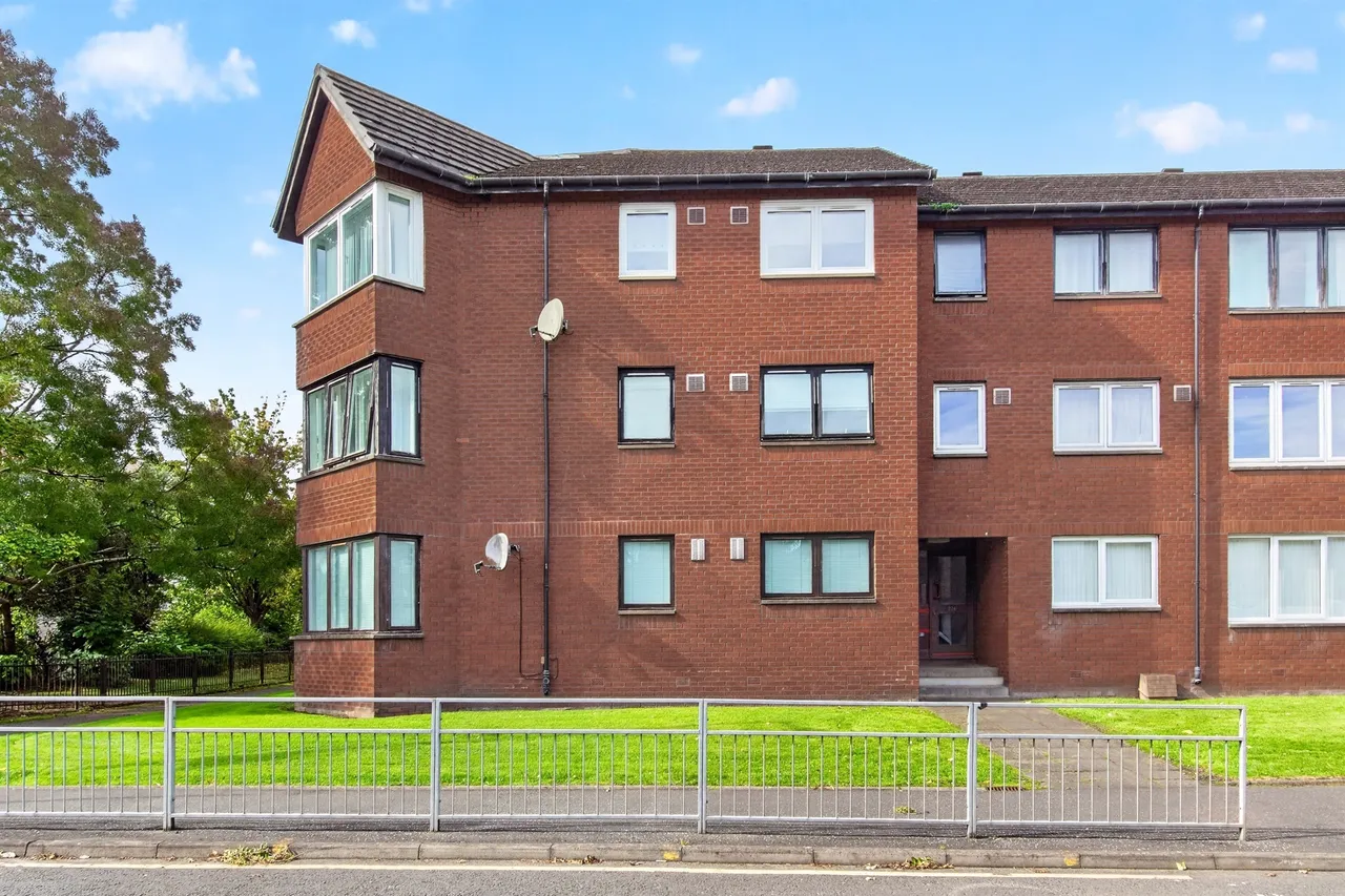2 bed flat for sale, Main Street, Glasgow, G40