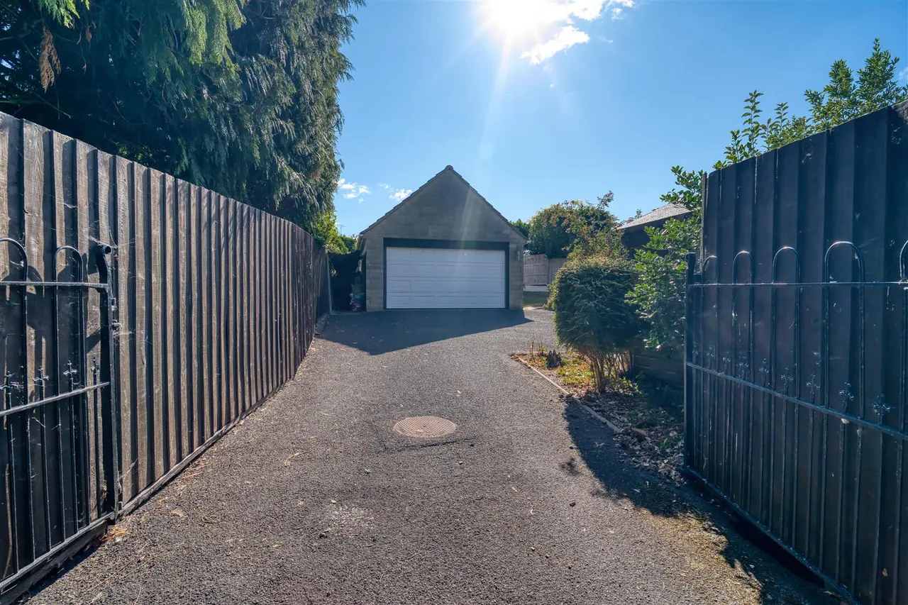 New Street, Marnhull, photo 8