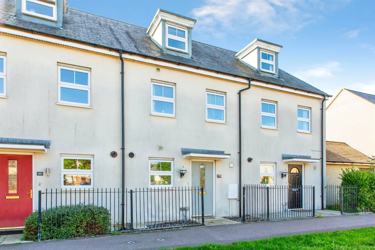 3 bed house for sale, Sterling Way, Upper Cambourne, CB23