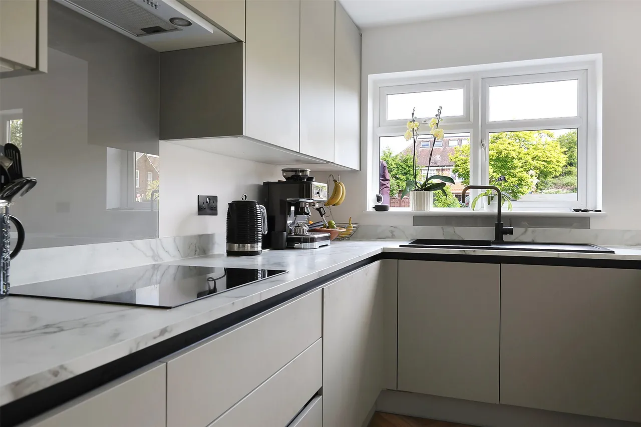 Bourne Road, Merstham, RH1, photo 10