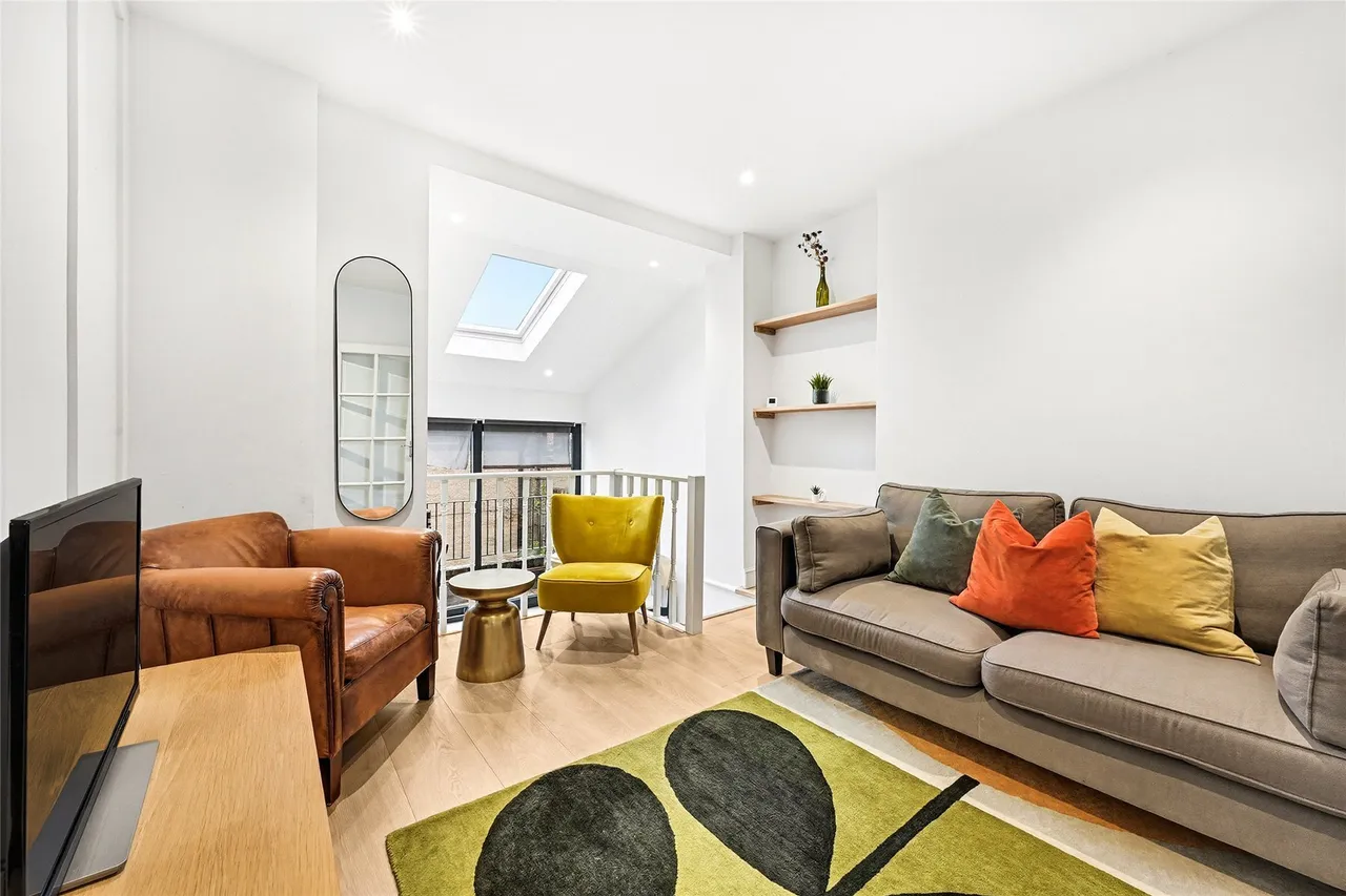 2 bed flat to rent, Upper Tachbrook Street, London, SW1V