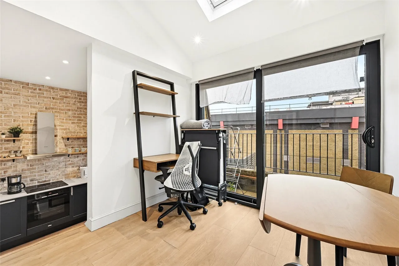 Upper Tachbrook Street, London, SW1V, photo 3