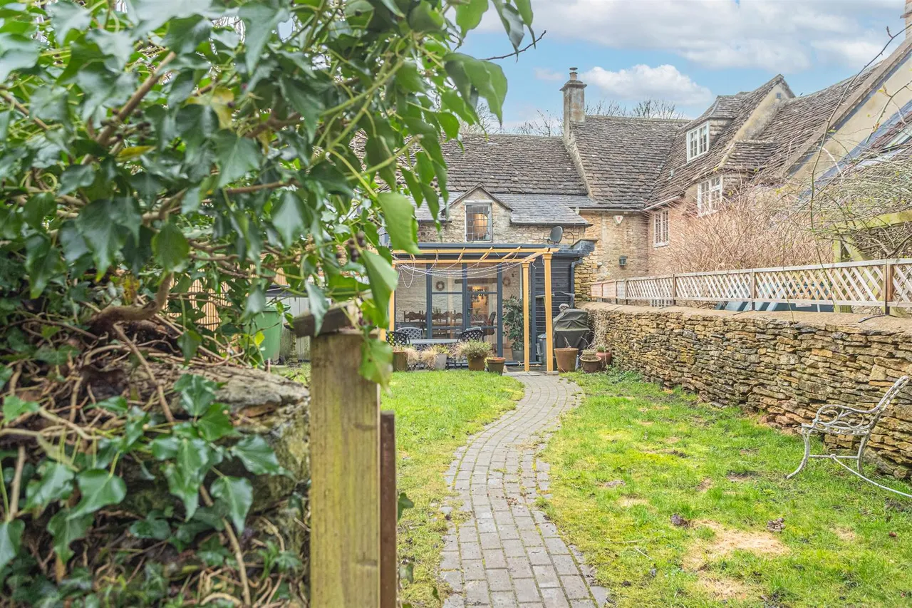 Waterside, Castle Combe, SN14, photo 4
