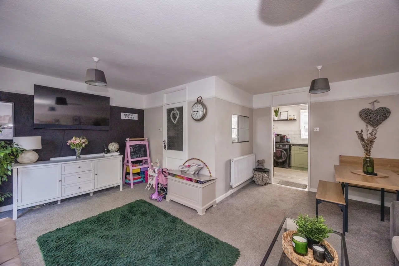 3 bed house for sale, Juniper Square, Havant, PO9