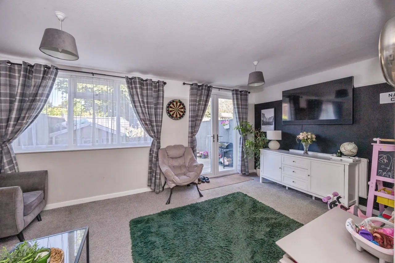 Juniper Square, Havant, PO9, photo 15